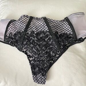Victoria's Secret Very Sexy Scandalous Black Lace and Light Purple Mesh Panty XS